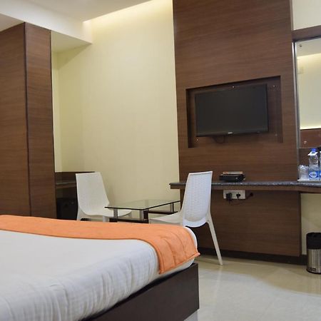 Thiviyam Airport Hotel Chennai Dış mekan fotoğraf
