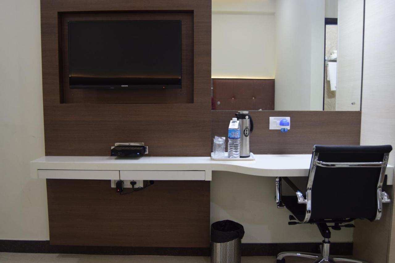 Thiviyam Airport Hotel Chennai Dış mekan fotoğraf