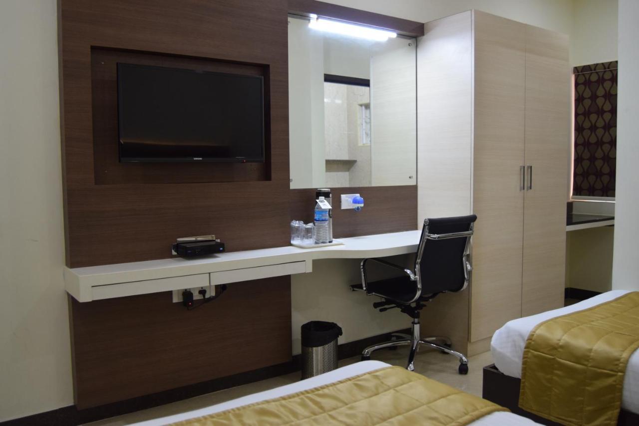 Thiviyam Airport Hotel Chennai Dış mekan fotoğraf