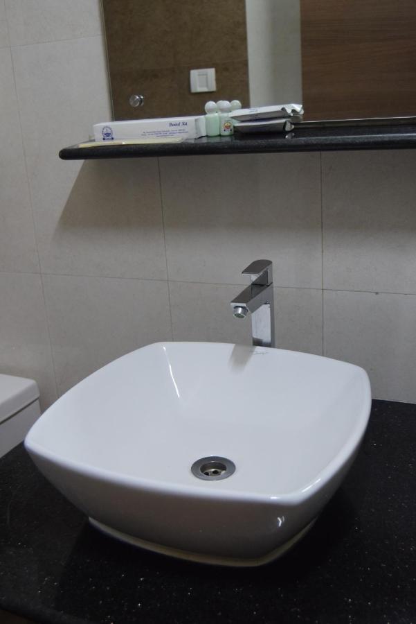 Thiviyam Airport Hotel Chennai Dış mekan fotoğraf
